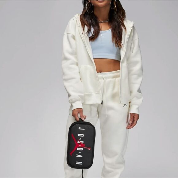 Jordan Dopp Lit Toiletry Bag- Black - Picture 4 of 11